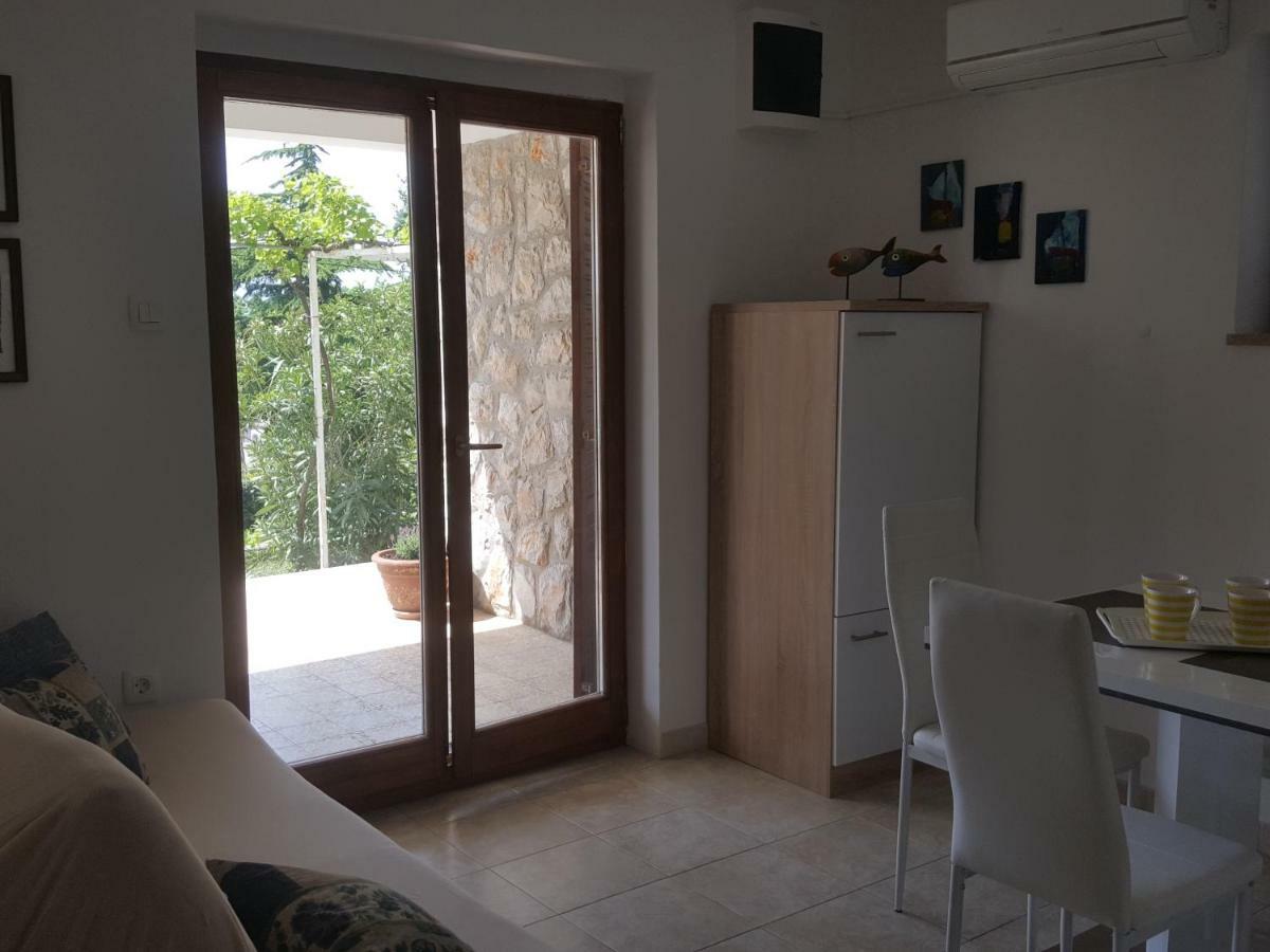 Apartments 4U Omišalj Eksteriør bilde