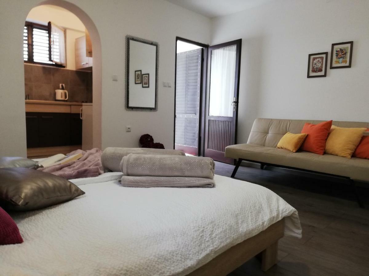 Apartments 4U Omišalj Eksteriør bilde